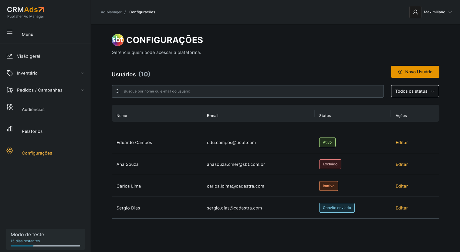 Tela de configurações do CRMAds com gestão de usuários e status de acesso
